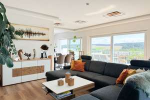 Exklusives Wohnen über den Dächern – Penthouse mit ca. 130 m² Dachterrasse und Wintergarten – Die vollständige Adresse der Immobilie erhältst du vom Anbieter., 9127 Adelsberg, Chemnitz – Vorschaubild 2