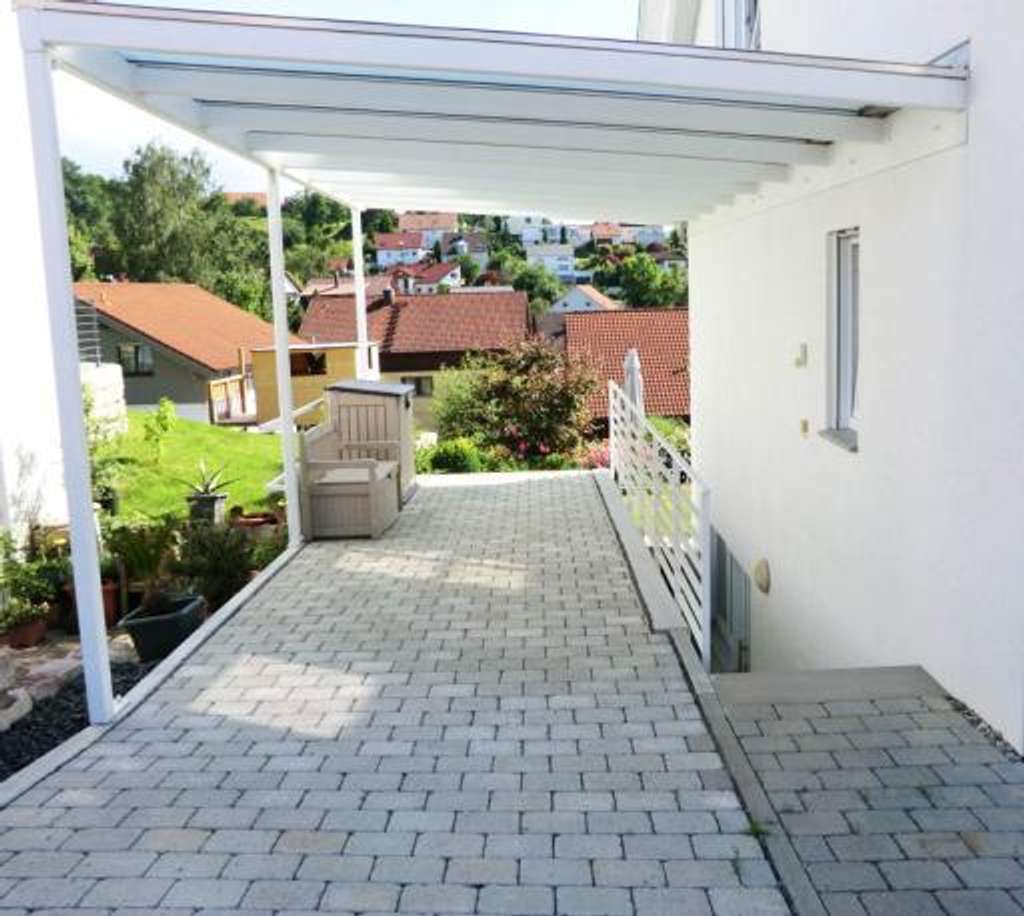 Immobilie in Aichelberg - Anwesen mit unverbaubarem Panorama in Aichelberg – Pool, Spa & Einliegerbereich - Bild 1