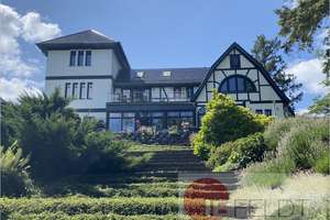 Ihr neuer Wohntraum am Röblinsee:
Geschichtsträchtige, repräsentative Villa mit Seezugang – Die vollständige Adresse der Immobilie erhältst du vom Anbieter., 16798 Fürstenberg/Havel – Vorschaubild 1