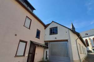 Großes Wohnhaus mit Werkstatt/Schmiede sowie bis zu 3 Garagenstellplätzen sowie 6 Außenstellplätzen – Die vollständige Adresse der Immobilie erhältst du vom Anbieter., 56288 Laubach – Vorschaubild 2