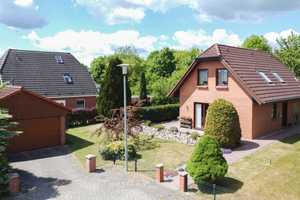 Familienoase zwischen Wismar und Schwerin: Schönes EFH mit gepflegtem Garten und einer Garage – Nordwestmecklenburg (Kreis) – Vorschaubild 1