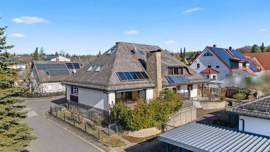 Immobilie in Winkelhaid - Exklusives Anwesen! Modernisiertes Mehrgenerationenhaus mit Wellnessbereich in ruhiger Lage - Bild 1