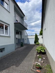 Rülzheim: Wohnhaus mit Nebengebäuden und großem Garten (Bauplatz in 2. Reihe)
