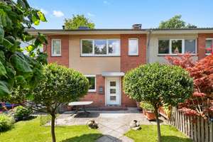 WARTELISTE! Reihenhaus mit grünem, liebevoll angelegtem Westgarten und viel Platz zum Wohlfühlen – Die vollständige Adresse der Immobilie erhältst du vom Anbieter., 22145 Rahlstedt, Hamburg – Vorschaubild 2