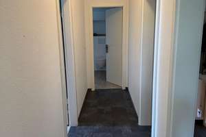 Großzügige Dachgeschosswohnung mit Charme – Frei ab 1.11.! – Kronprinzenstr. 28, 42655 Solingen-Mitte, Solingen – Vorschaubild 4