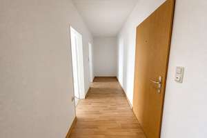 Helle 1-Zimmer-Wohnung mit separater Küche und modernem Bad – Heiligenbaumstaße 85, 47249 Wanheim-Angerhausen, Duisburg – Vorschaubild 2