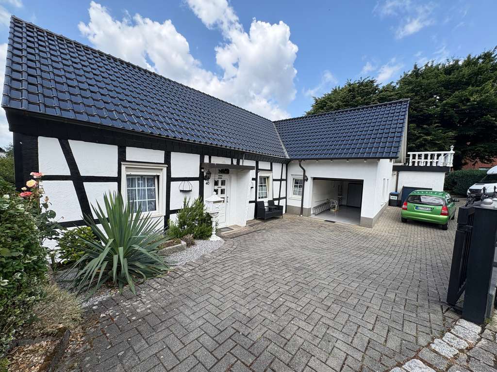 Einzigartiges 2-Familienhaus mit Charme und sonnigen Garten