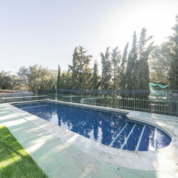 Freistehende Villa mit Pool