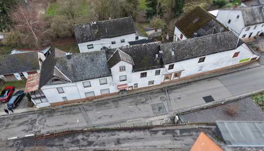 Bild von Attraktives Anwesen für Investoren & Selbstnutzer – 4 Häuser mit Wohn- & Gewerbefläche auf 1.666 m²