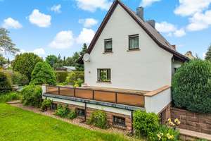 Familienglück in Niemberg – Gepflegtes Einfamilienhaus mit Pool, Sauna, Terrasse und Gartenhäuschen – Neue Siedlung 1, 6188 Niemberg – Vorschaubild 2