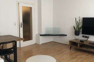 Lichtdurchflutete  3-Zimmerwohnung mit Loggia & Bioethanol-Kamin im Herzen Kölns – Eintrachtstr. 102, 50668 Altstadt/Nord, Köln – Vorschaubild 3