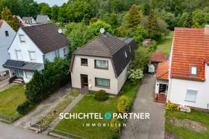 Huchting | Freistehendes Zweifamilienhaus mit großem Grundstück – Die vollständige Adresse der Immobilie erhältst du vom Anbieter., 28259 Sodenmatt, Bremen – Vorschaubild 1