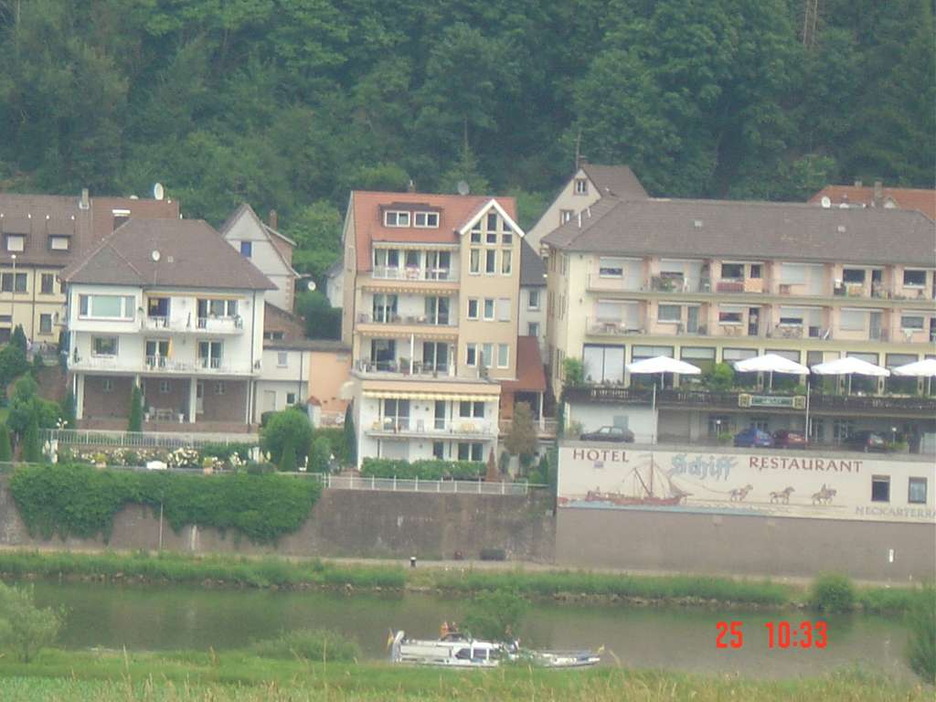 Immobilie in Neckarsteinach - Charmante 4,5-Zimmer Dachgeschosswohnung in Neckarsteinach, voll renoviert - Bild 2