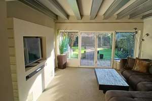 Geräumiges modernes 5-Zimmer Haus mit offener Raumgestaltung in Langenfeld (zentrumnah) – Schulstraße 9, 40764 Langenfeld (Rheinland) – Vorschaubild 3