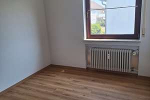 Helle 3-Zimmer-Wohnung mit Balkon in Reutlingen – Die vollständige Adresse der Immobilie erhältst du vom Anbieter., 72766 Sondelfingen, Reutlingen – Vorschaubild 2