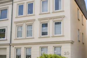 Helle Dachgeschosswohnung in St. Gertrud: Dreizimmer-Wohnung mit Balkon
