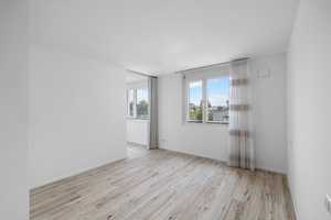 Neuwertige 2-ZKB mit EBK und großem Balkon in A-Oberhausen – Augsburg – Vorschaubild 2