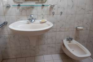 Gepflegtes Reihenmittelhaus in Bonn-Tannenbusch mit Garage – Die vollständige Adresse der Immobilie erhältst du vom Anbieter., 53119 Tannenbusch, Bonn – Vorschaubild 17
