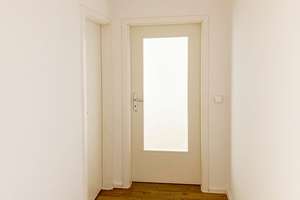 Für die Generation 50 plus: 2-Raum-Wohnung mit Balkon und Bad mit Dusche, frisch saniert – Löbauer Str. 75, 4347 Schönefeld-Ost, Leipzig – Vorschaubild 3