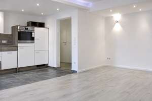 Stilvolle, sanierte 4-Raum-Wohnung mit geh. Innenausstattung mit Balkon und EBK – Die vollständige Adresse der Immobilie erhältst du vom Anbieter., 81547 Giesing, München – Vorschaubild 3