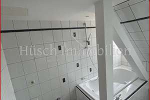 *huesch-immobilien*
Renovierte 2-Zimmer-Dachgeschosswohnung mit Balkon + Spitzboden in Essen-Zentru – Die vollständige Adresse der Immobilie erhältst du vom Anbieter., 45143 Altendorf, Essen – Vorschaubild 13