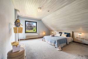 Ihr neues Zuhause: 5-Zimmer-Einfamilienhaus mit liebevoll angelegtem Garten – Die vollständige Adresse der Immobilie erhältst du vom Anbieter., 25746 Heide – Vorschaubild 11