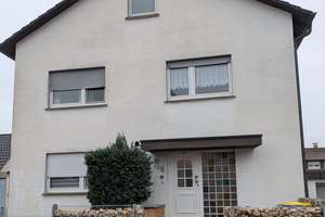 Geräumiges Mehrfamilien Haus in Mannheim -Gartenstadt zu verkaufen: ACHTUNG Grundstück auf Erbbacht – Die vollständige Adresse der Immobilie erhältst du vom Anbieter., 68305 Käfertal, Mannheim – Vorschaubild 1