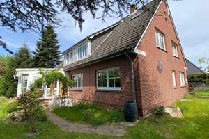 Solide gebautes Wohnhaus mit großem Grundstück – Stine-Andresen-Weg 10, 25938 Wyk auf Föhr – Vorschaubild 2