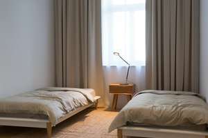 Elegant and Spacious 4-Room Family Apartment with Two Balconies and Two Bathrooms – wolliner strasse 5, 10435 Mitte (Ortsteil), Berlin – Vorschaubild 13