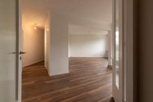 Privat an privat! Ohne Makler! Gehobene 3-Zimmer Wohnung im 4. OG mit Balkon in Berlin-Zehlendorf – Die vollständige Adresse der Immobilie erhältst du vom Anbieter., 14167 Zehlendorf, Berlin – Vorschaubild 3