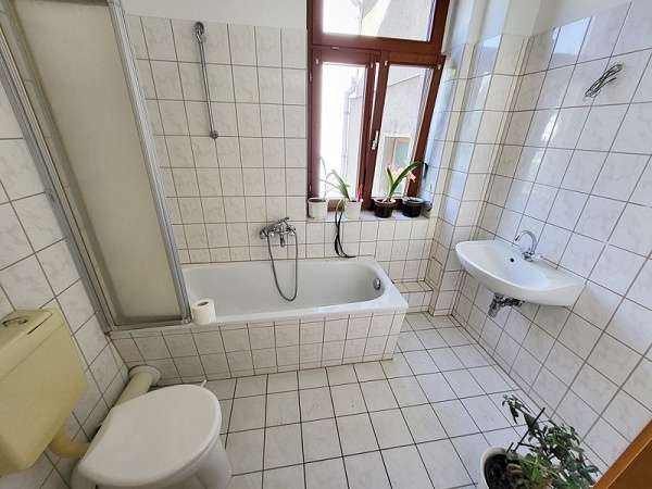 Immobilie in Heinsdorfergrund - Teilsaniertes MFH in zentraler Lage - Bild 1