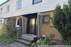 Freundliches Reihenhaus mit gepflegtem Grundstück mit Garage im Nürnberger Osten – Die vollständige Adresse der Immobilie erhältst du vom Anbieter., 90482 Laufamholz, Nürnberg – Vorschaubild 2
