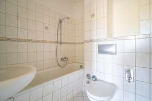 Helle Familienwohnung mit 68 qm + Loggia + PkW- Stellplatz!!! – Limbacher Straße 161, 9116 Altendorf, Chemnitz – Vorschaubild 5