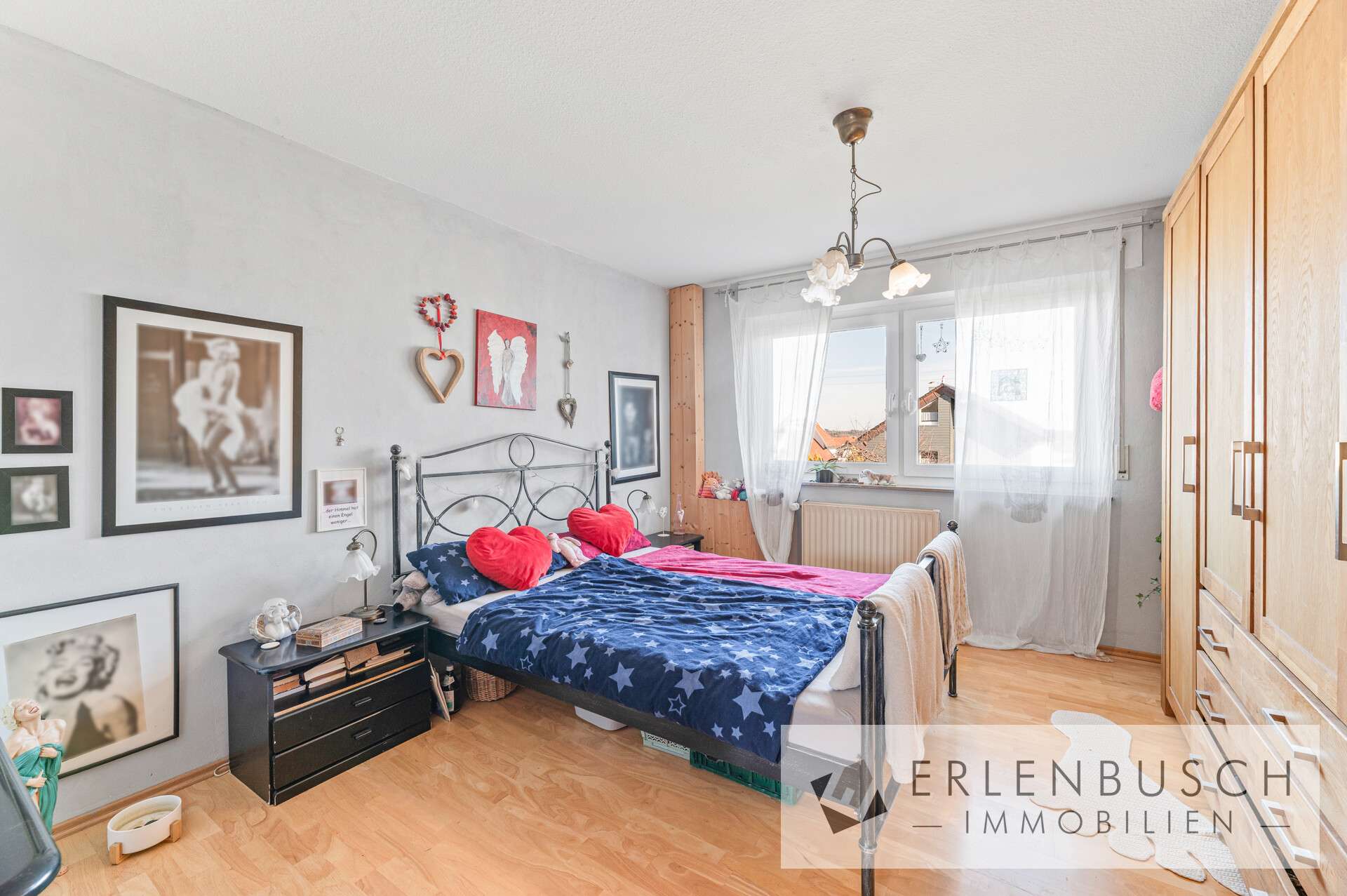 Immobilie in Kaisersbach - Großzügiges Zweifamilienhaus mit weitläufigem Grundstück und Entwicklungspotenzial - Bild 1