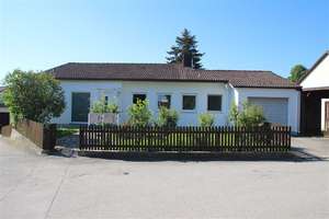 Hier haben Opa und Oma auch noch Platz: Freistehendes Einfamilienhaus für die  Familie. – Die vollständige Adresse der Immobilie erhältst du vom Anbieter., 84149 Velden – Vorschaubild 2
