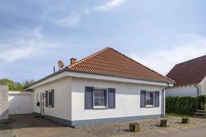 Südlohn-Oeding: Bungalow in Toplage mit großem Grundstück