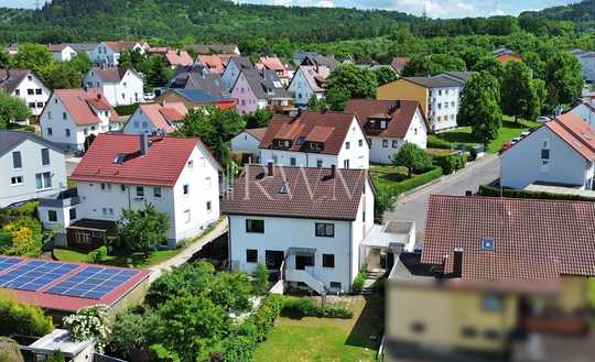 Doppelhaushälfte mit Gartenparadies in Reutlingen - Sondelfingen.