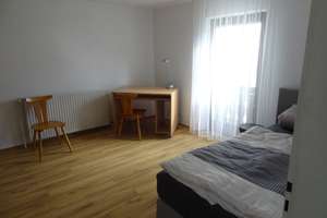 nur für 6 Monate Vollmöblierte 1-1/2 Zimmer WG-Wohnung – Die vollständige Adresse der Immobilie erhältst du vom Anbieter., 80935 Lerchenau-Ost, München – Vorschaubild 2