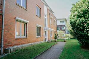 HH-Rahlstedt:  Zwischen Stadt und Ruhepol – 3 Zimmer, zwei Balkone, ganz viel Grün! – Loher Straße 10, 22149 Rahlstedt, Hamburg – Vorschaubild 3