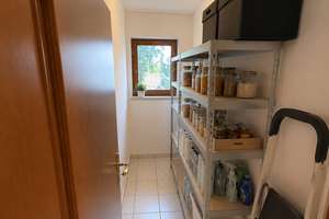 Helle 5-Zimmerwohnung am südlichen Dorfrand von Kleinhelfendorf, Gemeinde Aying. 