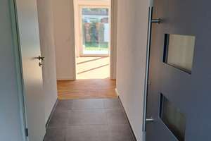 Erstbezug nach Sanierung - Sehr schöner komplett sanierter Bungalow zu vermieten – Schöneberger Straße 19, 93053 Kasernenviertel, Regensburg – Vorschaubild 2