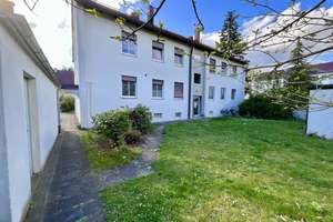 schöne Dachgeschosswohnung 
im 2. OG mit Garage und Gartenmitbenutzung 
in Nürnberg-Großreuth – Die vollständige Adresse der Immobilie erhältst du vom Anbieter., 90431 Großreuth bei Schweinau, Nürnberg – Vorschaubild 1