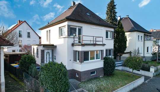 Bild von Charmantes Wohnjuwel in Traumlage mit Mainblick, Stellplatz, Keller & kompaktem Gartenparadies!