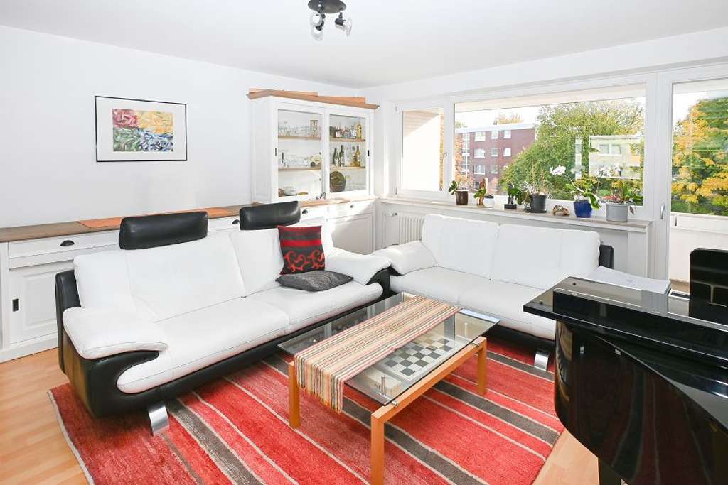 Hildesheim - Ochtersum: Helle 4-Zimmerwohnung mit zwei Balkonen und Garage!