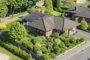 Großzügiges Einfamilienhaus mit Einliegerwohnung, PV-Anlage und Gartenidylle auf großzügigem 866 m²  – Steinburg (Kreis) – Vorschaubild 20