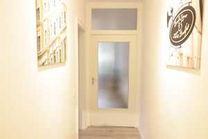 RESERVIERT: Direkte Rheinnähe - geschmackvoll eingerichtete, vollmöblierte, schicke 1 Zimmer Wohnung – Hauptstr. 239, 51143 Köln – Vorschaubild 4