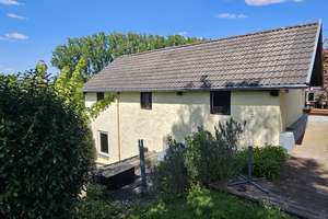 Wohnen im Grünen aber nur 7 min. bis Hardthöhe auf 2 Ebenen und 120 m² mit 900 qm Garten in Alfter – Die vollständige Adresse der Immobilie erhältst du vom Anbieter., 53347 Alfter – Vorschaubild 1