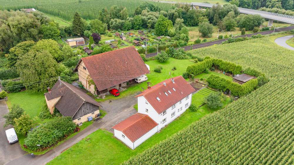 Vielseitige, ehemalige Hofstelle direkt am Bodensee-Airport!, Bodenseekreis – Bild 1