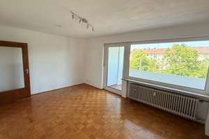 Hell, ruhig, zentral: renovierungsbedürftige 2-Zimmer-Wohnung mit Potenzial