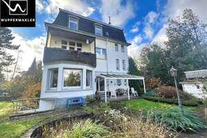 Repräsentative Villa auf parkähnlichen Grundstück...